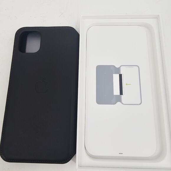 Genuine Apple Leather Folio for iPhone 11 Pro Max Phone Case Black NEW open box - Picture 6 of 7
